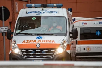 Cronaca. Fano, 50enne urtato dallo specchietto di un’auto mentre attraversa