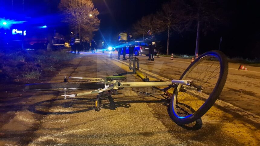 Morì sulla ciclabile dopo lo scontro tra due auto: assolto il 56enne imputato