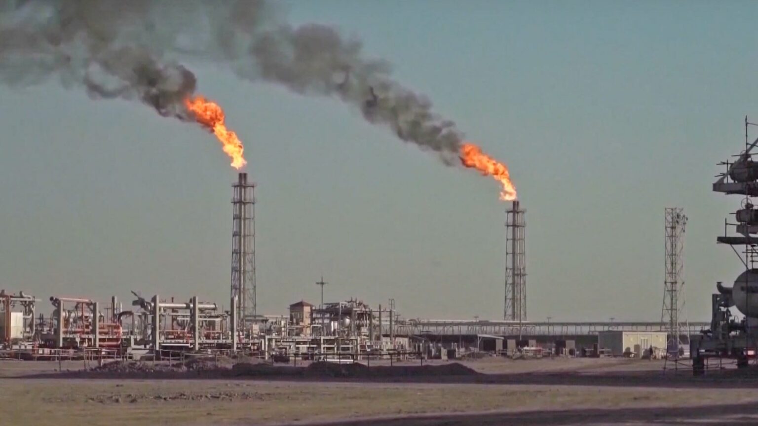 Petrolio, l’Aie libera 400 milioni di barili per evitare la crisi globale