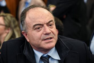 Napoli, Gratteri minaccia Il Foglio: “Dopo il referendum faremo i conti”. Bufera bipartisan nella campagna referendaria e allarme libertà di stampa