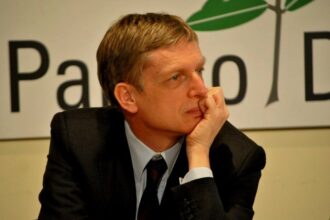 Santarcangelo, giustizia e democrazia: Gianni Cuperlo in piazza per le ragioni del no al Referendum