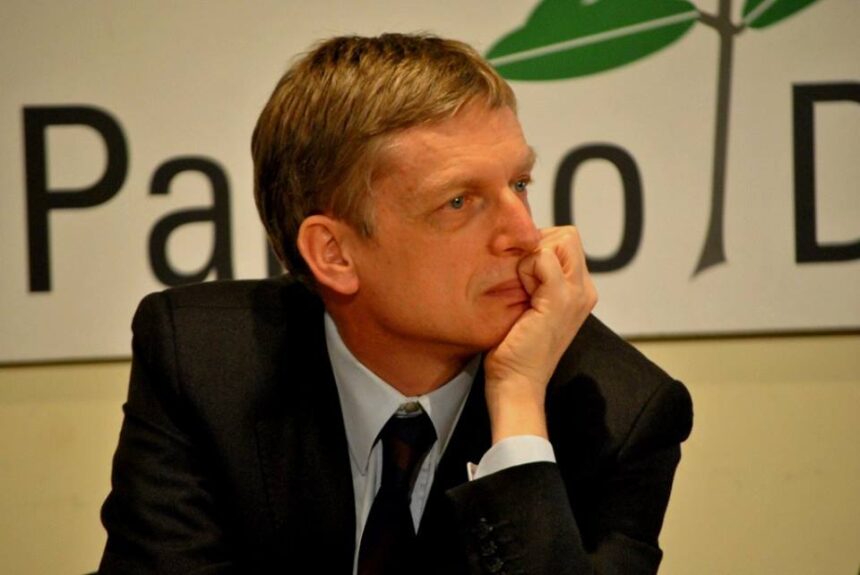 Santarcangelo, giustizia e democrazia: Gianni Cuperlo in piazza per le ragioni del no al Referendum