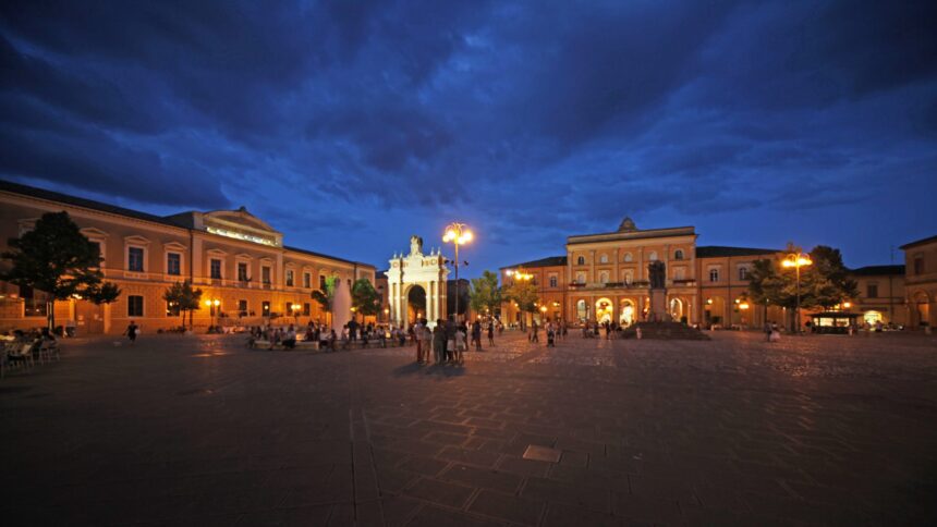 Santarcangelo, aggredisce l’ex e le strappa il cellulare: arrestato 20enne