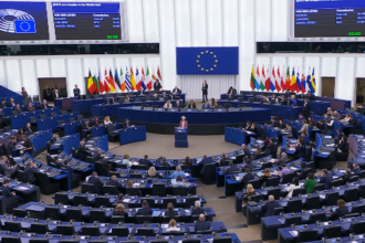 Von der Leyen: “La guerra fa salire i prezzi dell’energia, ma non torneremo al gas russo”