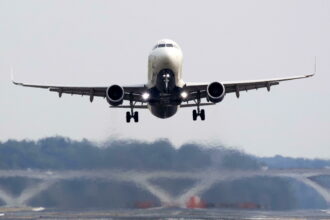 Cronaca. Pesaro, vacanza in Thailandia si trasforma in incubo: volo cancellato, coppia bloccata. L’appello: “Aiutateci”