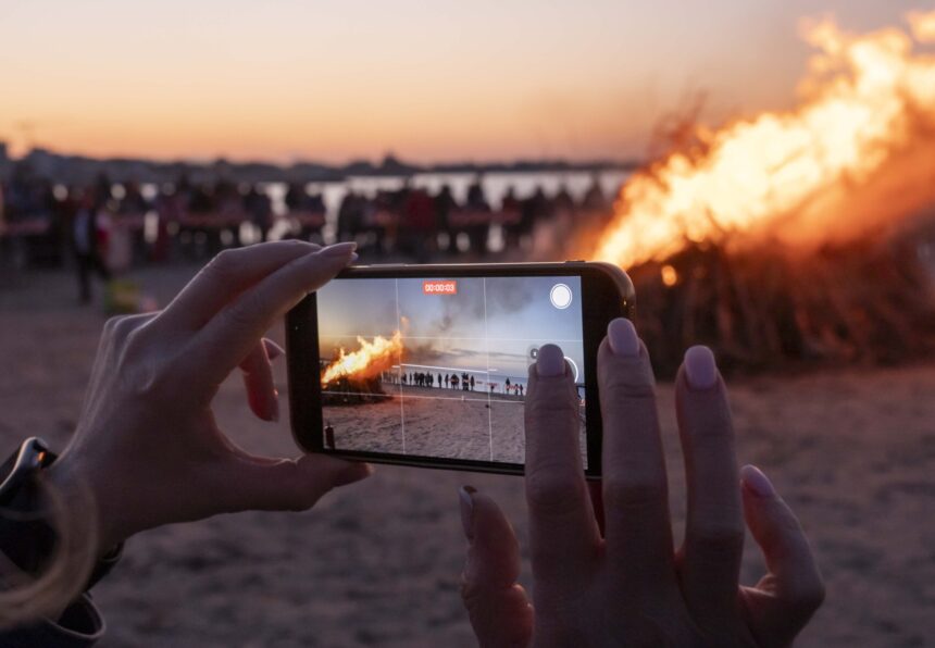 Il rito della Fogheraccia. Il 18 marzo Rimini saluta l’inverno con i fuochi di San Giuseppe