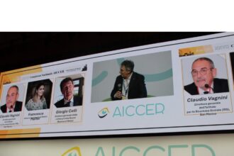 L’ISS protagonista all’AICCER, trasmessi in diretta gli interventi di oculistica agli oltre 2mila partecipanti