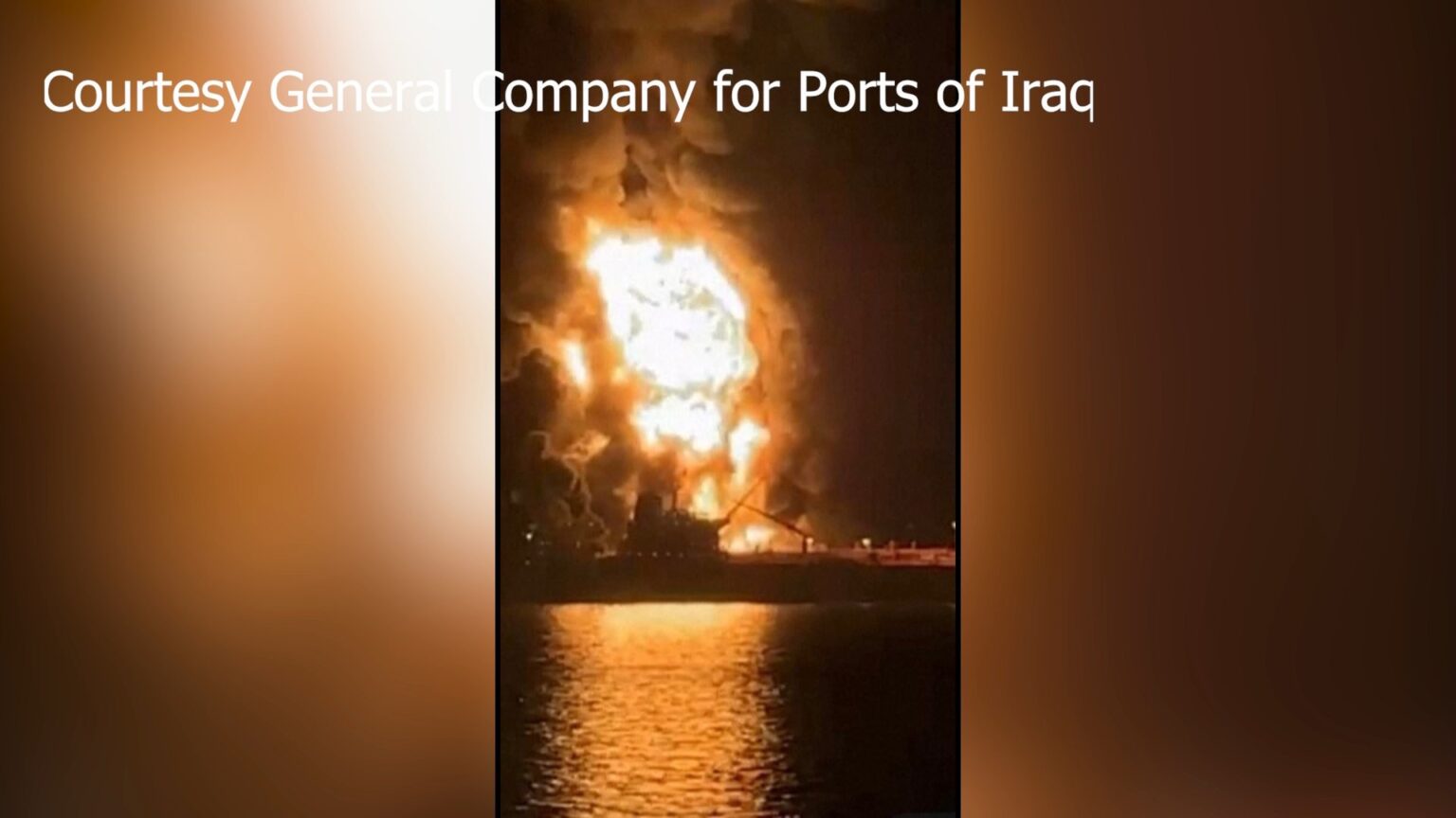 Medio Oriente, in fiamme due petroliere nelle acque di Bassora in Iraq