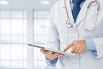 Cronaca. Ravenna, certificati anti-rimpatrio: davanti al Gip scelgono il silenzio gli otto medici “no-Cpr” indagati