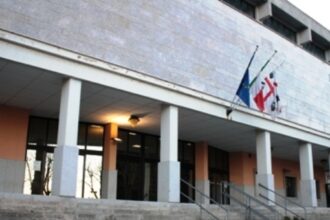 Cronaca. Rimini, figlio morì nel rogo del camper in Sardegna: padre rinviato a giudizio per omicidio colposo