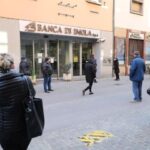 Cronaca. Imola, cliente chiede bonifico urgente da quasi 100mila euro: il personale della banca sventa la truffa