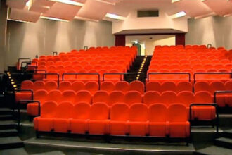 San Marino. Serravalle, il dialetto della Belarioesa conquista l’Auditorium: domani in scena “Sota chi toca”