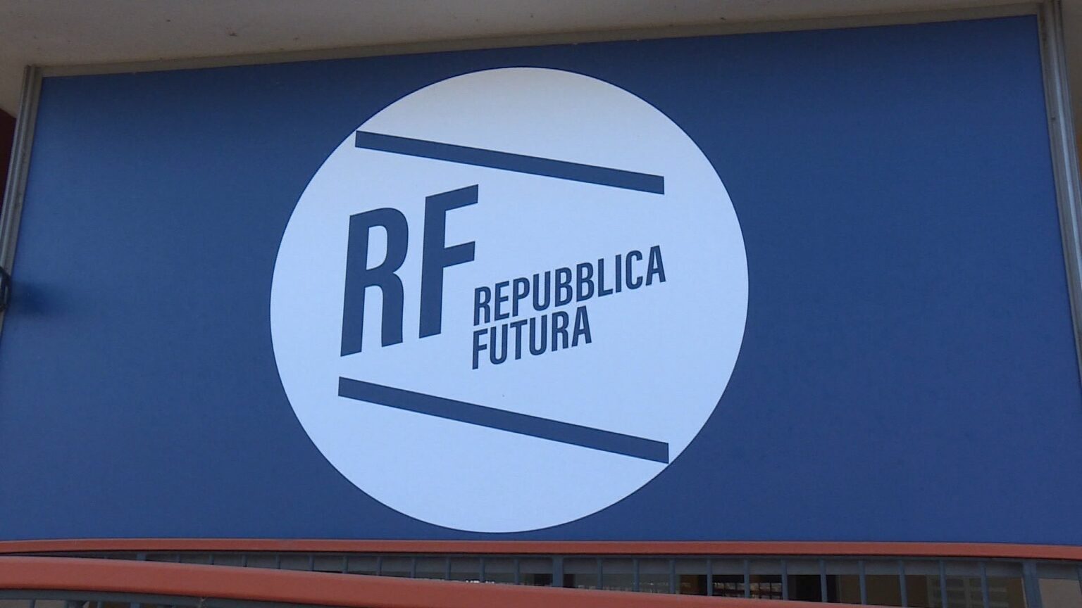 RF bacchetta governo e maggioranza: “Giocano a nascondino e non trovano soluzioni concrete”