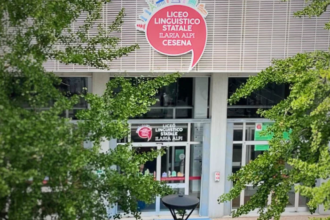 Cronaca. Cesena, allarme gas urticante al Liceo Linguistico: nessun pericolo riscontrato