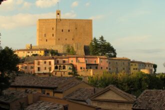 Montefiore Conca, l’Amministrazione replica: “Nessuno IAT chiuso, il servizio turistico è stato riorganizzato