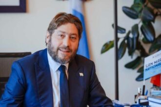 Kimi vince il Gp della Cina. Sds Pedini Amati: «Vittoria storica, Antonelli è il simbolo di chi non si monta la testa»