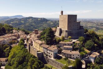 Riduzione degli orari di apertura della filiale di Montefiore Conca di Riviera Banca. L’Opposizione insorge