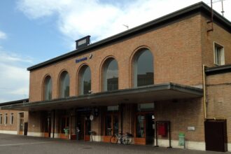 Sicurezza a Ravenna: stazione mobile dei Carabinieri alla stazione ferroviaria, il vicesindaco Fusignani: “Passo importante, pronti a rafforzare il presidio con la Polizia Locale”