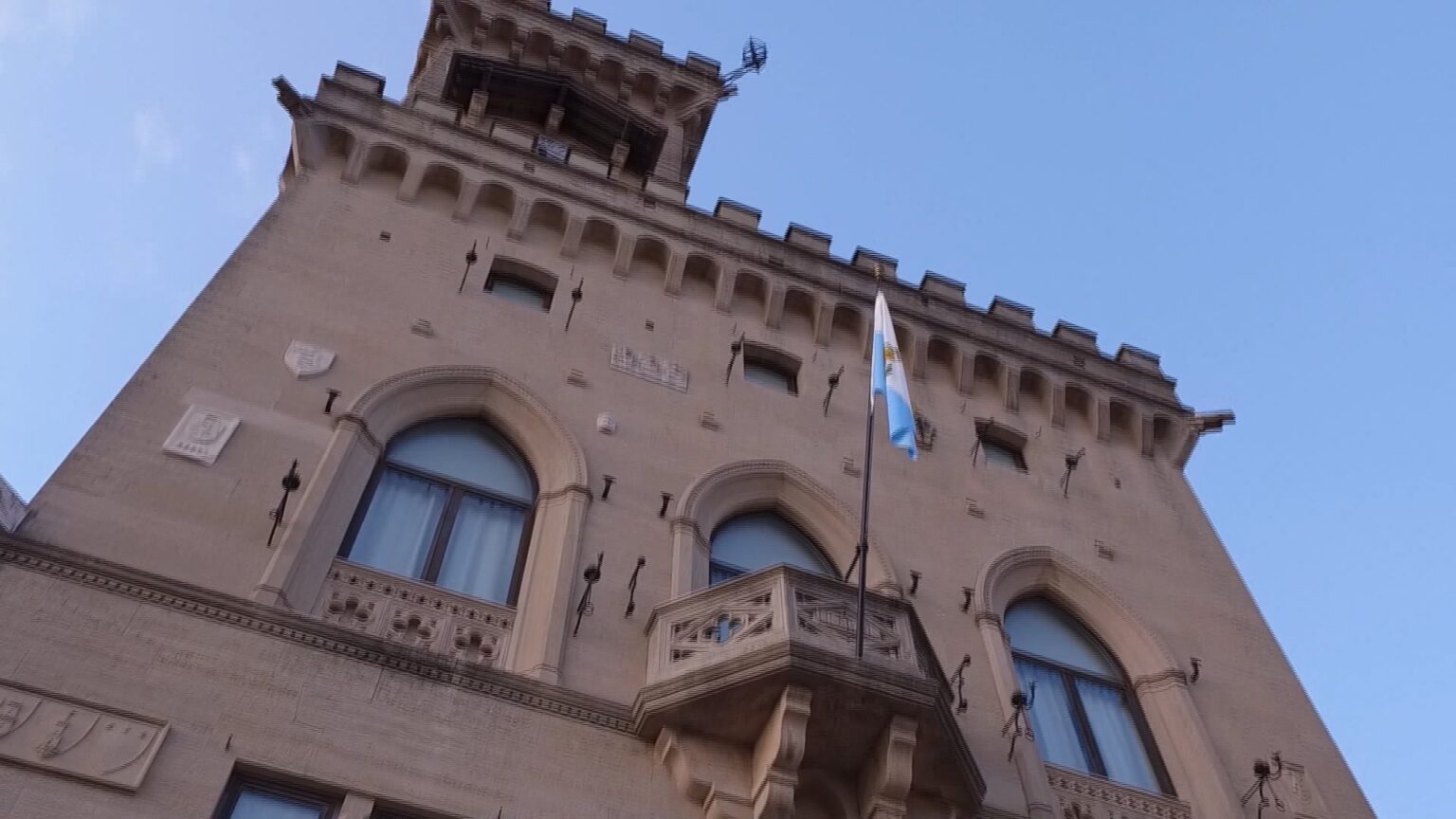 Decreti, via libera al triennio ITI. Scontro sulla norma a sostegno dei concessionari