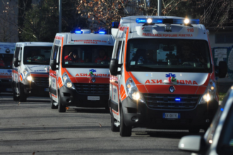 Cronaca. Ravenna, auto sbanda e centra un veicolo in sosta: quattro ventenni finiscono in ospedale