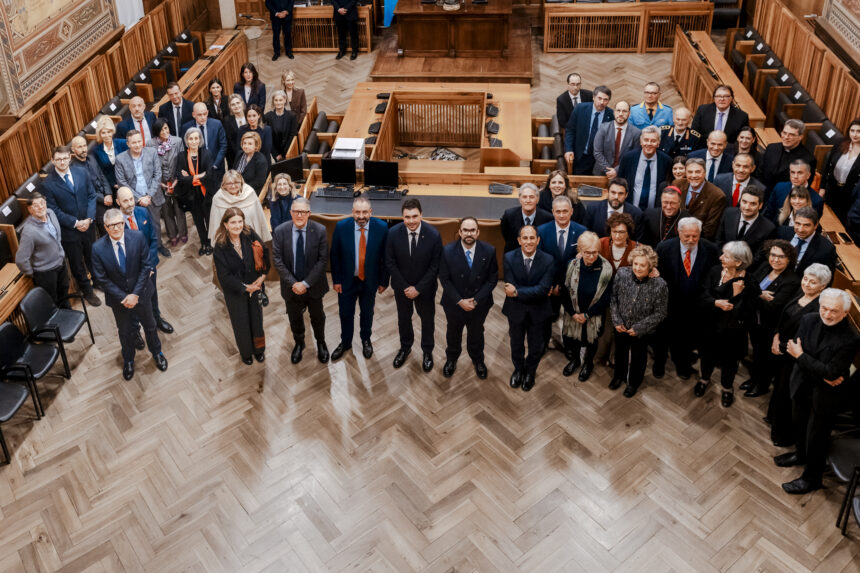 San Marino. Grande successo di pubblico per la dissertazione dei professori Michele Chiaruzzi e Alessandro Campi nell’ambito di un’udienza a Palazzo Pubblico, promossa sotto l’egida degli Ecc.mi Capitano Reggenti