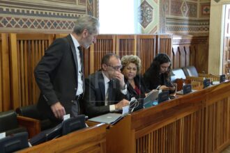 Bonus bebè da 1.000 euro, scontro sui decreti