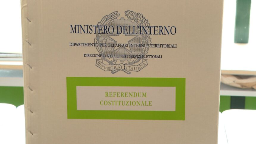 Italia al voto sul referendum, boom dell’affluenza: seggi aperti anche oggi fino alle 15