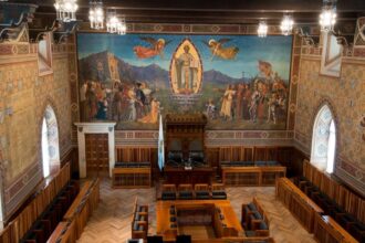 San Marino, il Consiglio Grande e Generale condanna la repressione iraniana e il raid USA in Venezuela. Poi respinge tutte le mozioni d’opposizione
