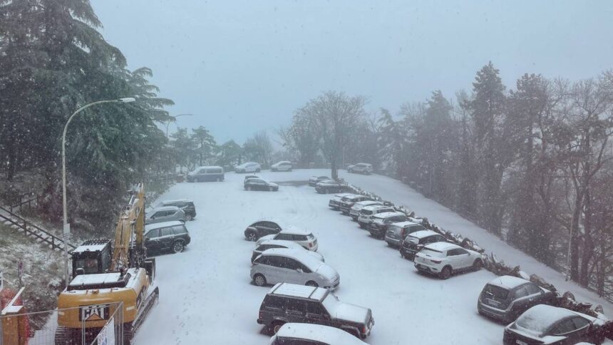 Allerta arancione in Romagna e a San Marino: torna l’inverno, scende la neve sul Titano