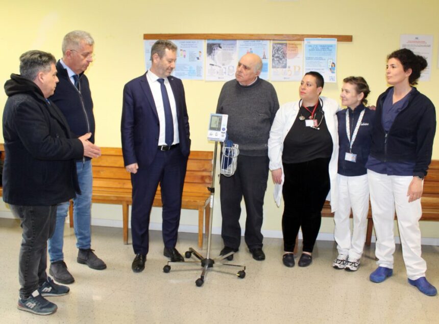 Donato un misuratore di pressione professionale al Centro Sanitario di Chiesanuova