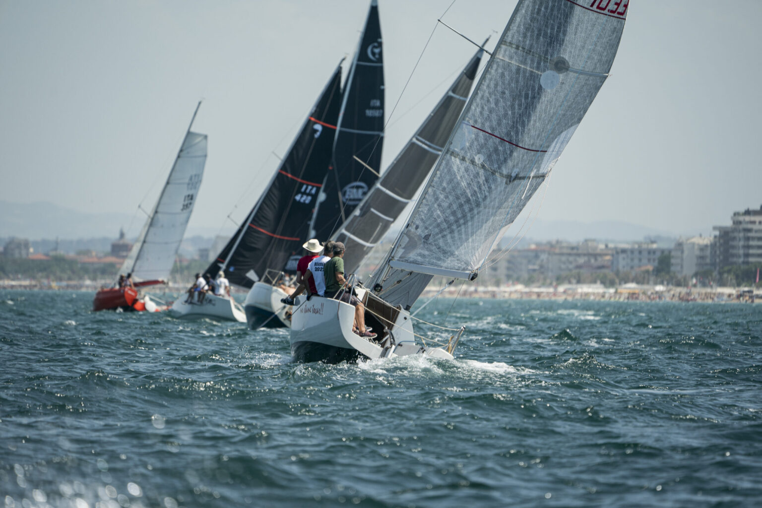 24 Ore di San Marino 2026. Lo Yachting Club San Marino presenta la nuova edizione della Regata che “ferma” l’immagine del mare