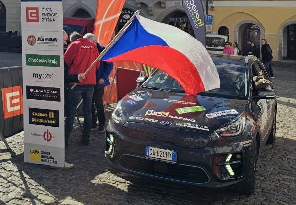 San Marino, EcoRally. A ?eský Krumlov Guerrini e il franco-polacco Prusak quartiin generale: trionfo nell’efficienza energetica