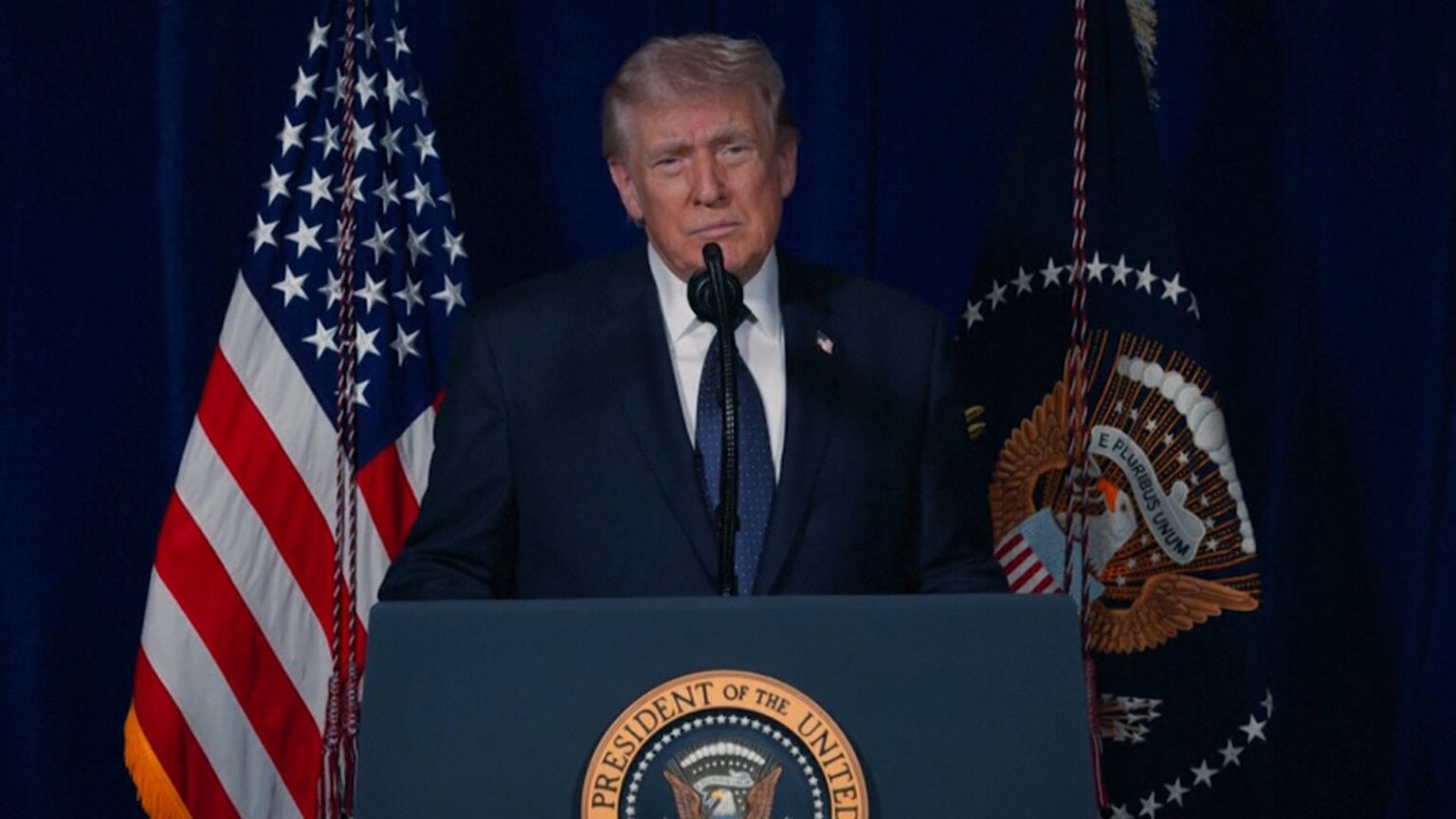 Iran, Trump: “Li stiamo massacrando, presto la grande ondata”