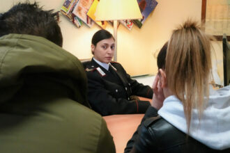 Cronaca. Imola, con lo storditore elettrico a scuola durante la ricreazione: intervengono i Carabinieri