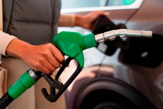 Carburanti alle stelle: il diesel guida la nuova stangata per gli automobilisti. I dati di Federconsumatori