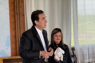 Esperimento magico sui cieli di San Marino: Magica Gilly realizza l’illusione mai tentata da Houdini