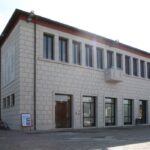 Cesenatico, sabato torna “La notte dei pupazzi”: i peluche dormono in biblioteca