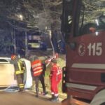 Cronaca. Forlì, schianto nella notte a Meldola: auto si ribalta sulla SP4