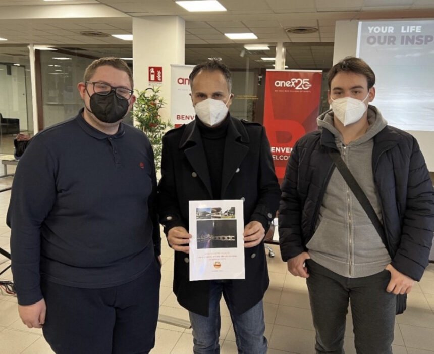 Alessandro Romano e Lorenzo Celli, referenti mobilità Giovani Gemocratici della Provincia di Rimini sul treno Rimini-Zurigo