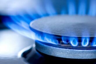 Rimini, allarme energia: stangata da 480 euro a famiglia. Federconsumatori: “Prezzi insostenibili”