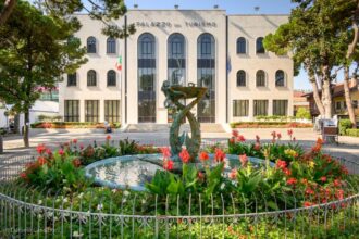 Riccione. Tosca D’Aquino e Simone Montedoro nel fine settimana tra teatro, mostre, cinema e sport per celebrare la Giornata internazionale della donna