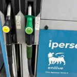 Guerra in Iran, il caro benzina colpisce meno a San Marino: riminesi a caccia di sconti sul Titano