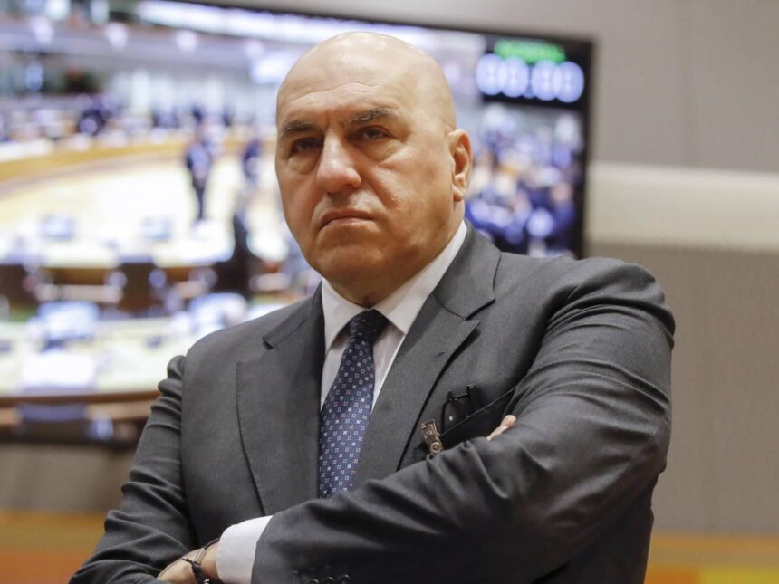 Cronaca. Guerra in Iran, Crosetto in Aula: “Attacco Usa-Israele fuori dal diritto internazionale”