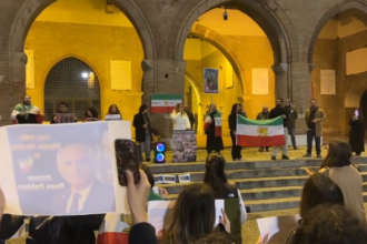 Cronaca. Rimini, iraniani in piazza per la libertà per celebrare la morte di Khamenei