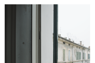 Cervia, omaggio all’artista Gianni Gori: un viaggio tra scultura e fotografia alla Biblioteca Goia