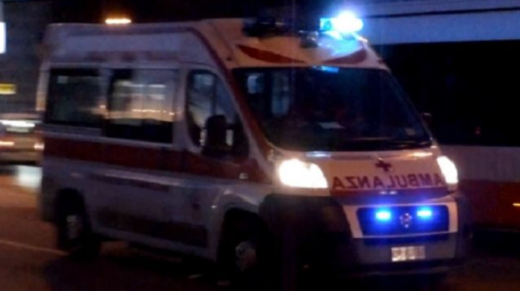 Cronaca. Faenza, auto esce di strada e si ribalta nella notte: muore un 52enne