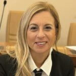 Famiglia nel bosco, Spinelli (FdI): “Il Tribunale ripensi la decisione, la famiglia va tutelata”