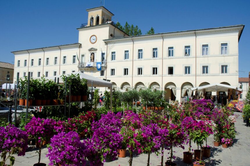 CEVIA TI AMOLa città non è un circolo chiuso. No ai diktat di apparato, Sì al futuro della città.