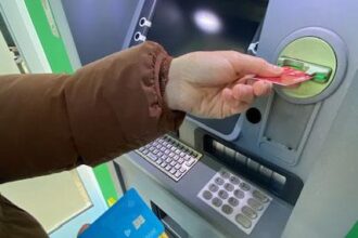 Cronaca. Lugo, si finge gentile al bancomat per derubare un’anziana. Volatilizzati 5mila euro