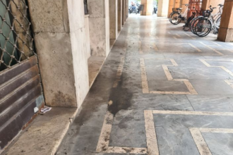 Ravenna. Porticato di Via Guerrini nel degrado. Lo specchio di una città allo sbando e senza guida